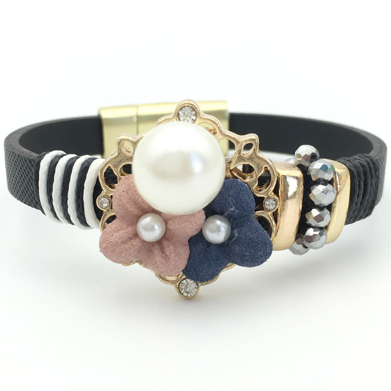 Romantic Pearls Flower Charm Leather Bracelet